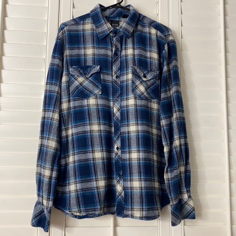 Micros Button Up